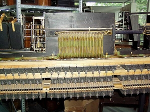 Back view of the pianola