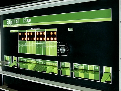 PDP-8e operator panel